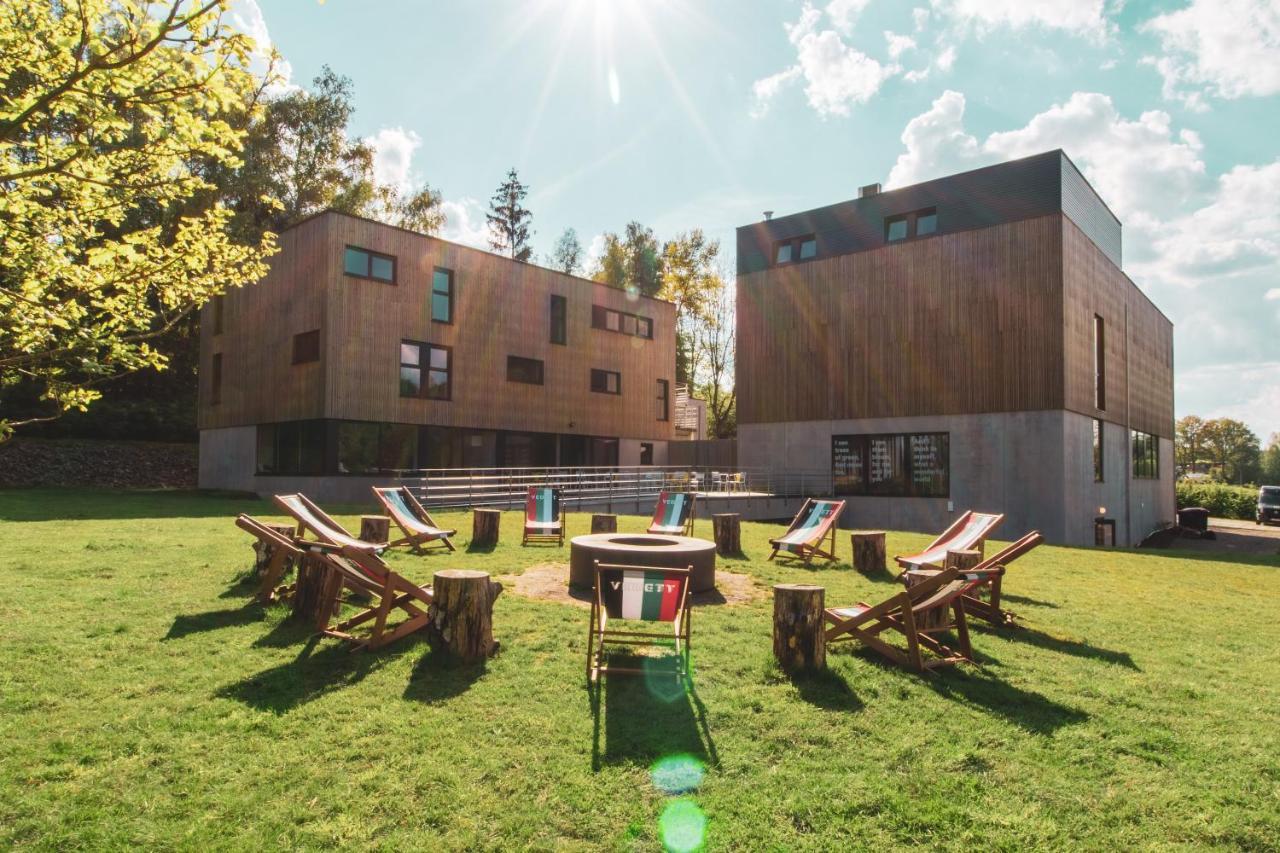Daft Hotel & Glamping Мальмеди Экстерьер фото