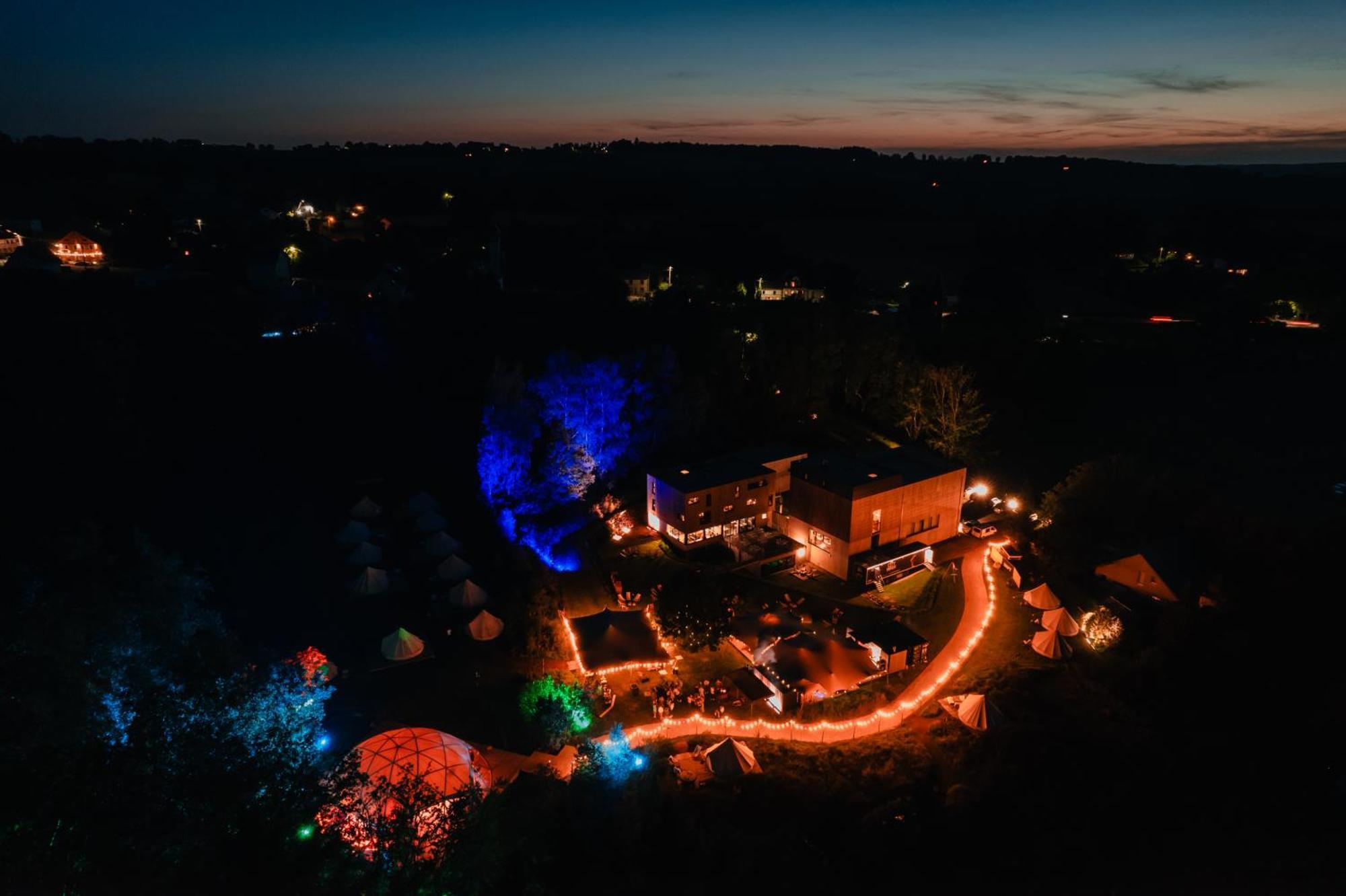 Daft Hotel & Glamping Мальмеди Экстерьер фото