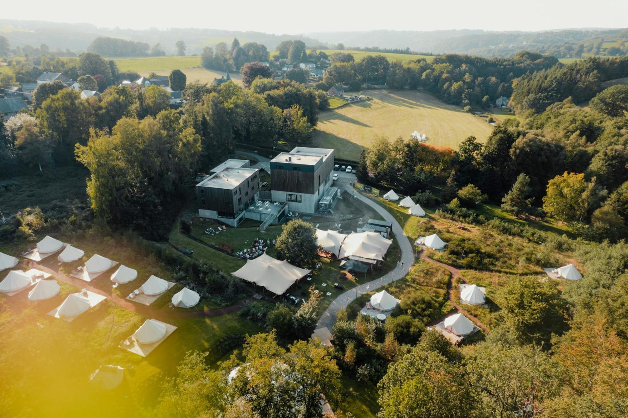 Daft Hotel & Glamping Мальмеди Экстерьер фото