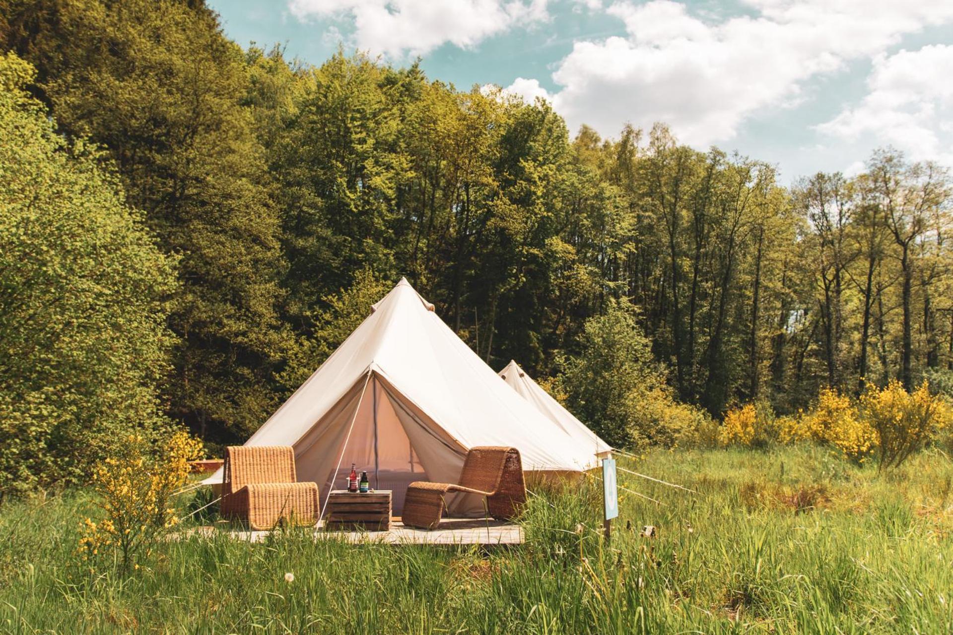 Daft Hotel & Glamping Мальмеди Экстерьер фото