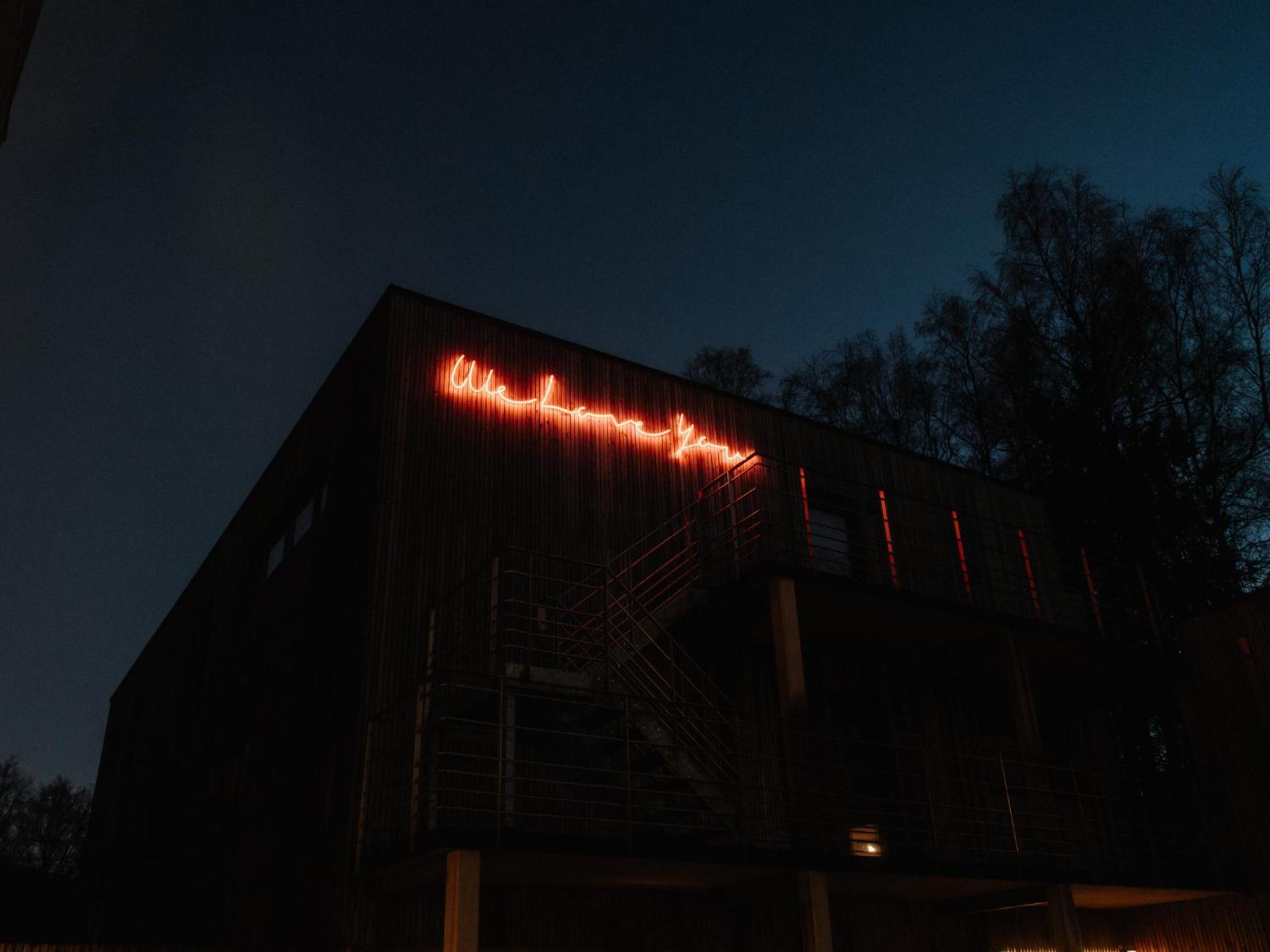 Daft Hotel & Glamping Мальмеди Экстерьер фото